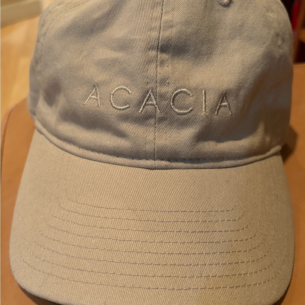 Acacia baseball hat in bone